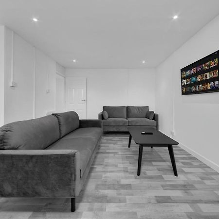 Suites By Rehoboth - Overcomers- Deptford London Exterior photo