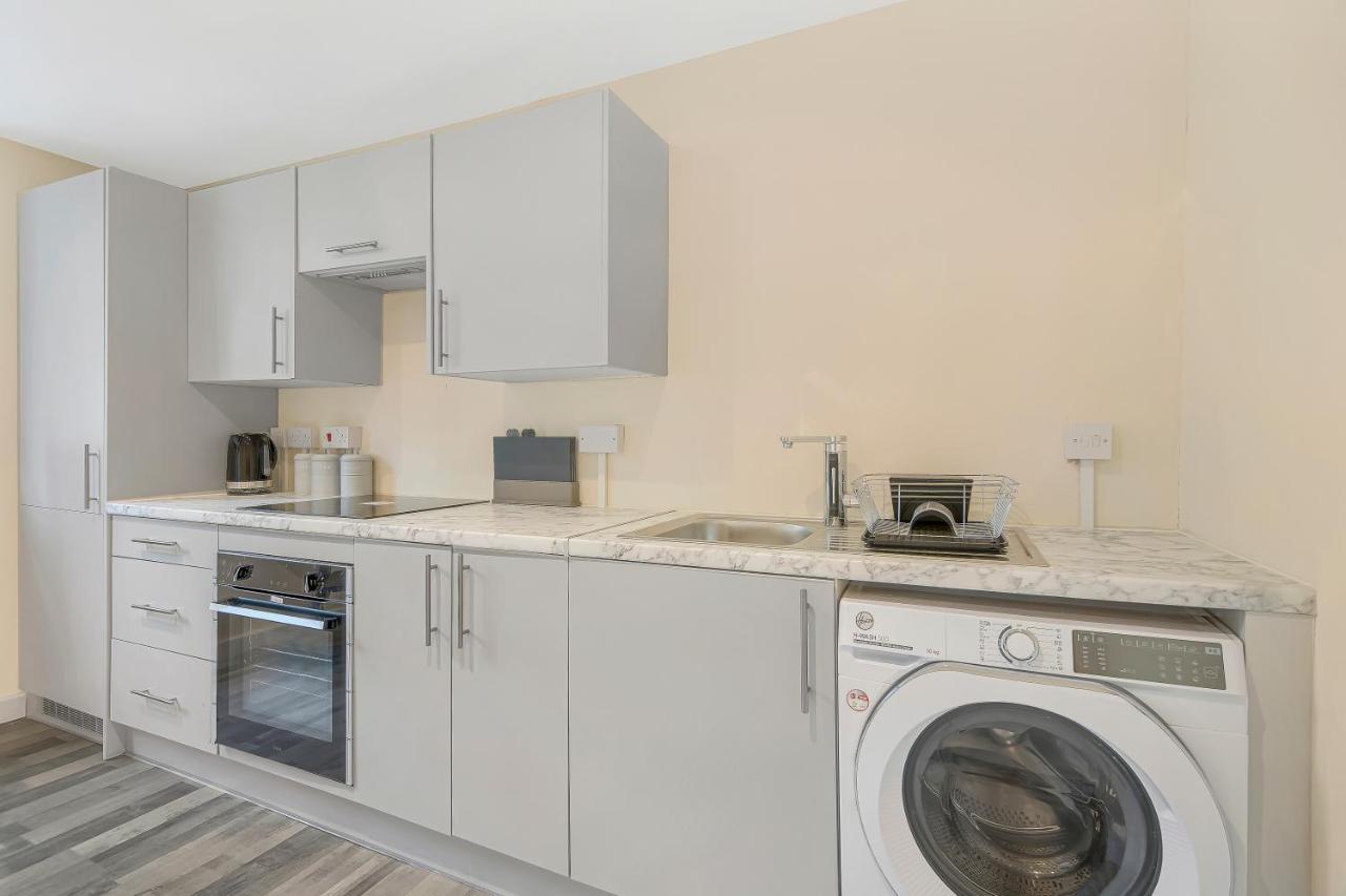 Suites By Rehoboth - Overcomers- Deptford London Exterior photo